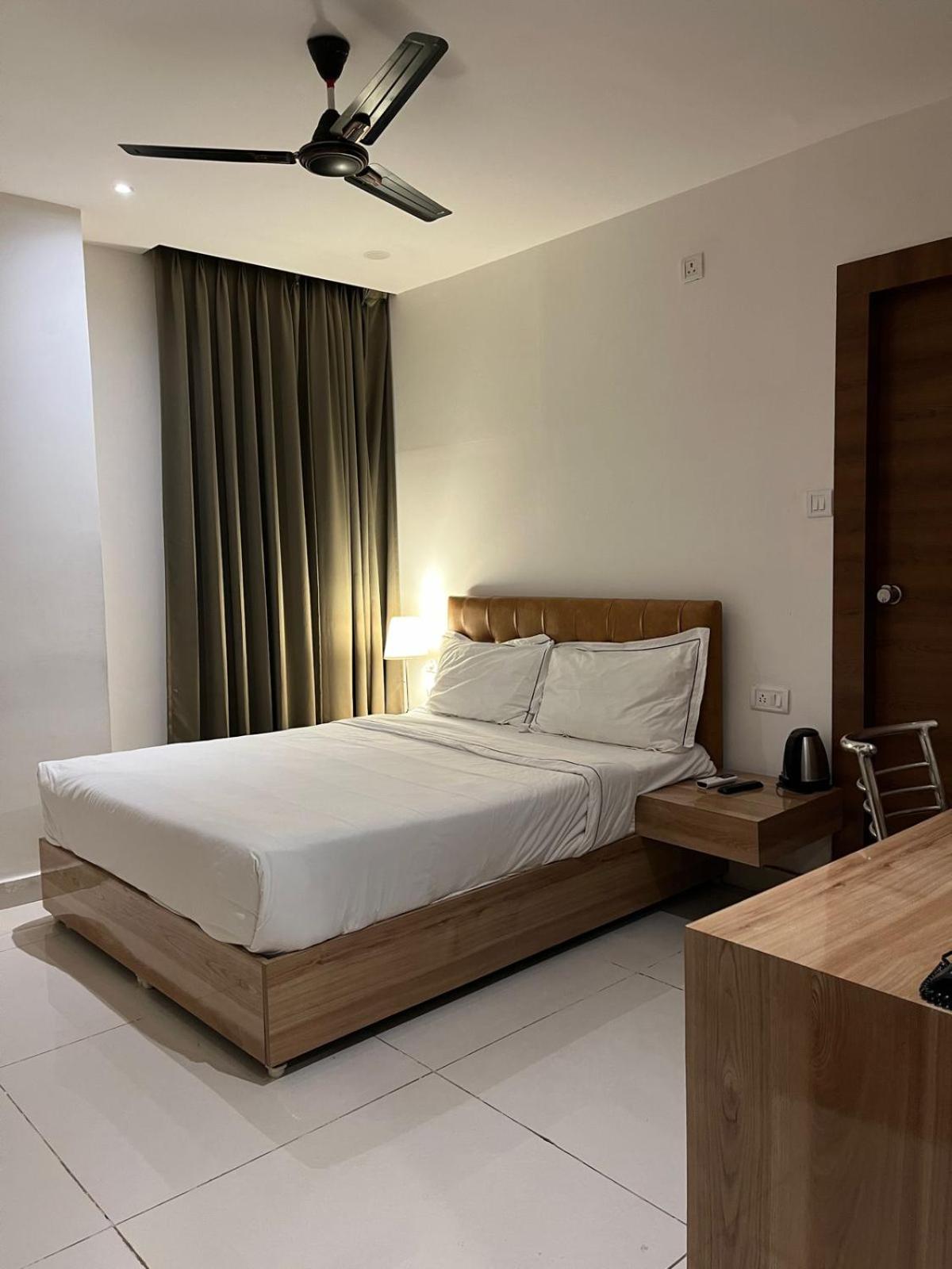 Hotel Hibiscus Tree- Bachupally 하이데라바드 외부 사진
